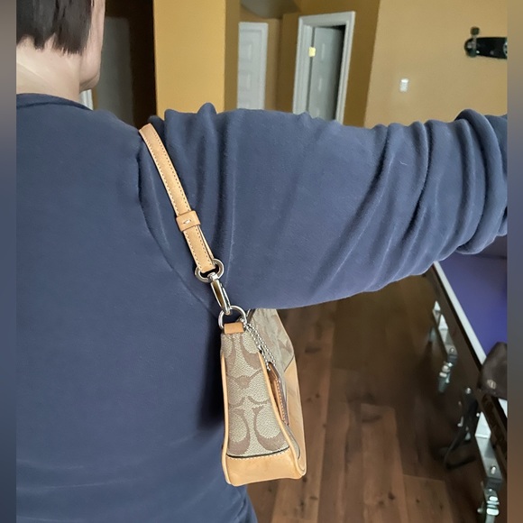 COACH Demi Hampton Shoulder Bag - Picture 11 of 11